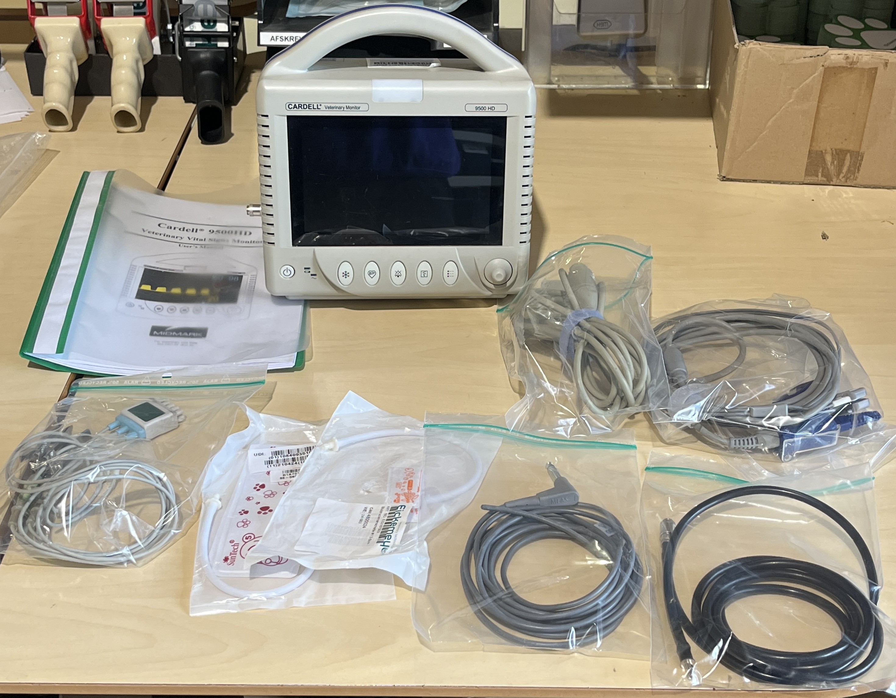 GDKCARDELLMONITOR SN CN22300730 Patientmonitor Cardell 9500 HD